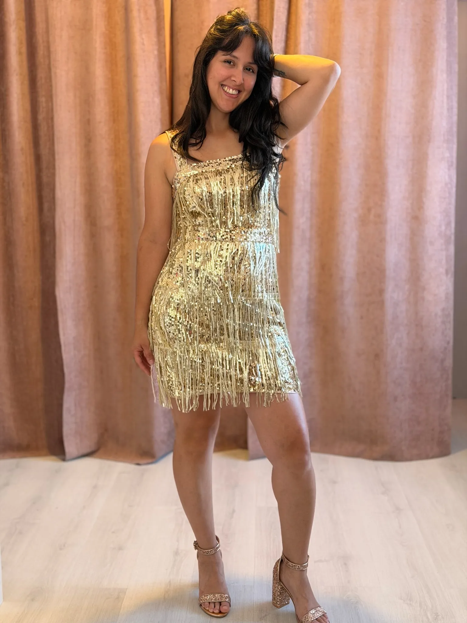 Vestido dorado con flecos-028 - Imagen 2