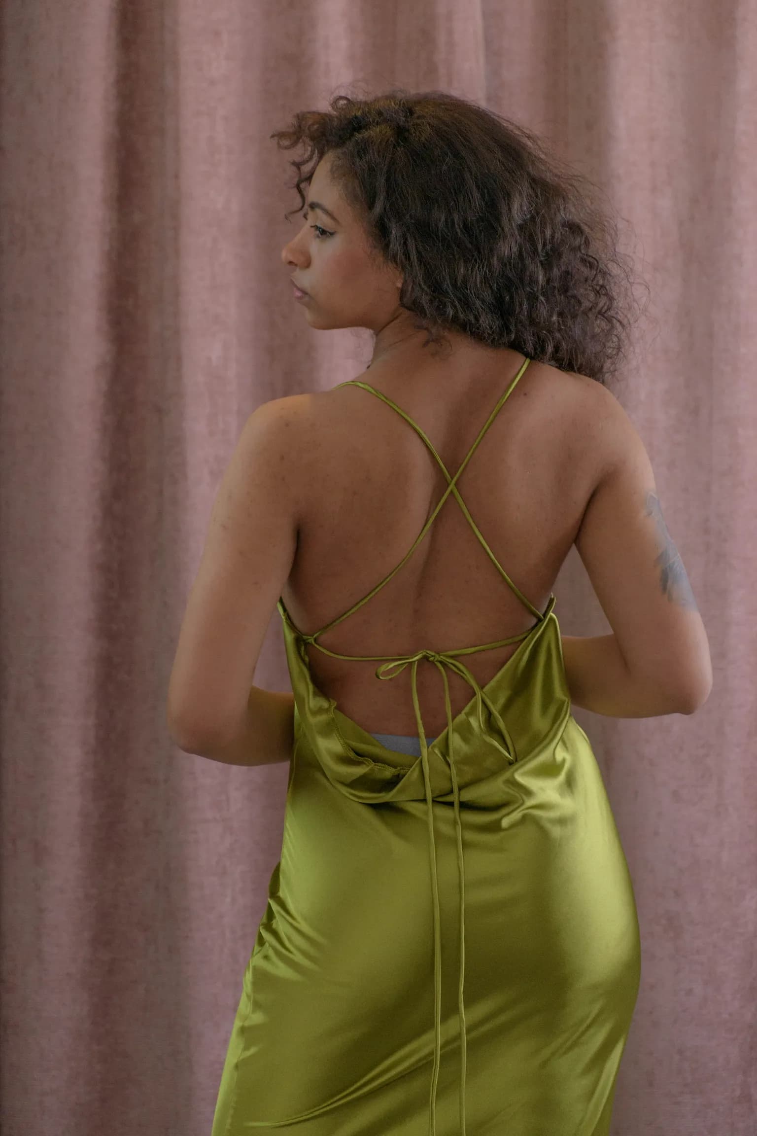 Vestido largo en satén - - Imagen 3